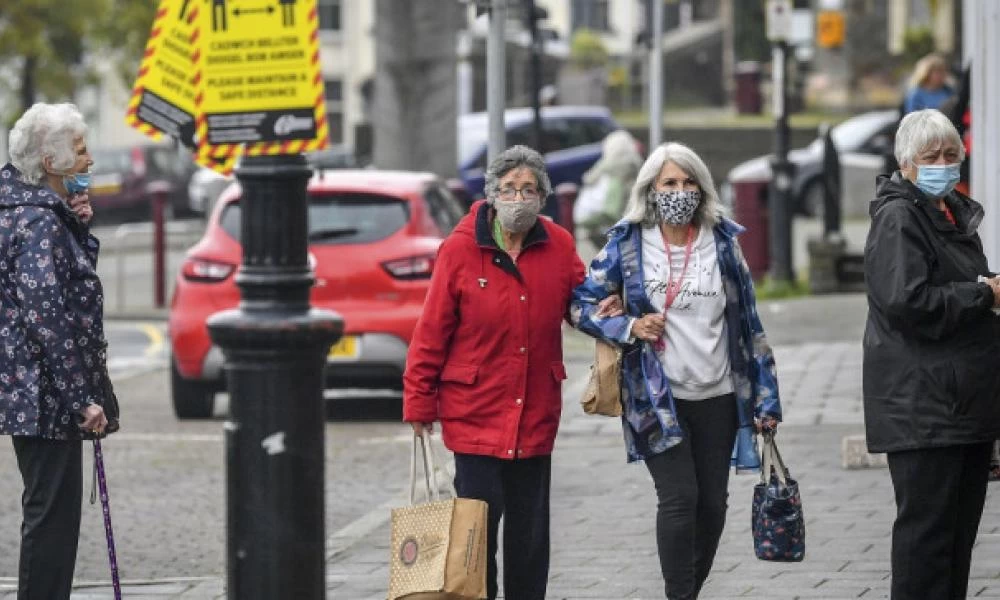 Βρετανία: Νέοι περιορισμοί λόγω κορονοϊού